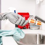 Come tenere pulito lo scarico del lavello in cucina
